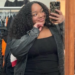 Meet your Posher, Aja